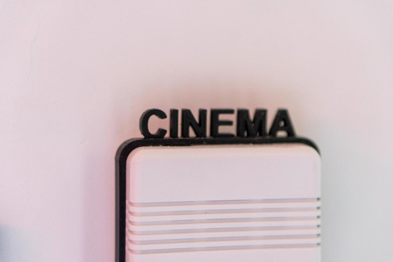Roma Reva: Design Et Home Cinema Nimes Exterior foto